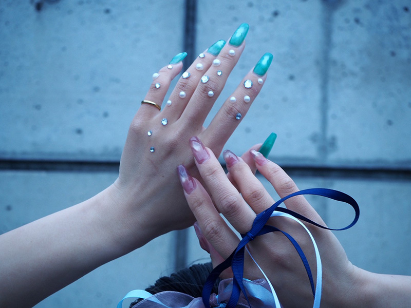 from R room nail salon